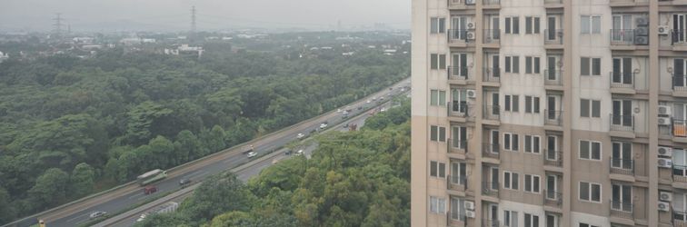 Lobi Homey and Modern Furnished 2BR at Podomoro Golf View Apartment By Travelio