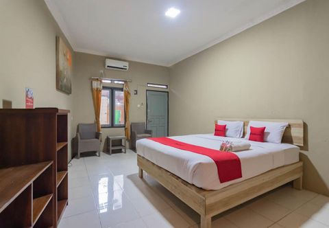 卧室 RedDoorz near Pantai Karang Hawu Pelabuhan Ratu