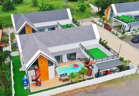 外部的 Level UP pool villa Rayong