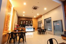 バー、カフェ、およびラウンジ Hostel Joglo Alzara