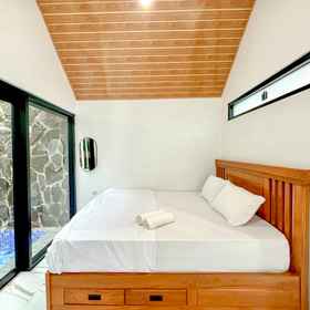 Bedroom 1 Diyanis Glamping Sekipan Tawangmangu Mitra RedDoorz, Ndalem Kemuning Hotels