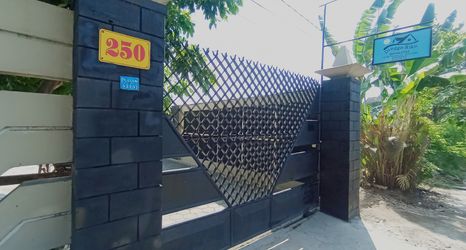 Bên ngoài 2 Dinggo Riko Homestay Syariah