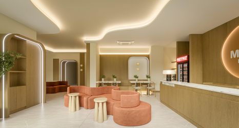 Lobi 2 Moose EASY Hotel