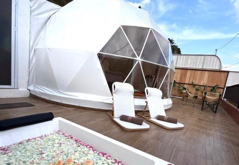 외관 Oasis Inn Glamping