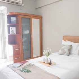 Bedroom 1 Cozy and Homey Studio Apartment Margonda Residence 2 By Travelio, AULA YONIF 201 JAYA YUDHA Hotels