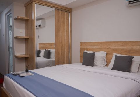 Bedroom Comfy Designed Studio at Apartment Anwa Residence By Travelio