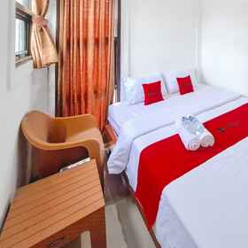 Bedroom1RedDoorz Syariah @ Griya Wahid Alun Alun Batang,北加浪岸纪念碑飯店
