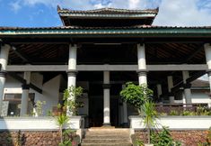 Bên ngoài 4 Hotel Putri Sari Bali