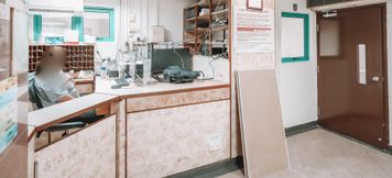 로비 4 A Hotel Desker, Stay from 10PM to 9AM