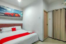 Bedroom RedDoorz Padang Pasir near Petra University Surabaya