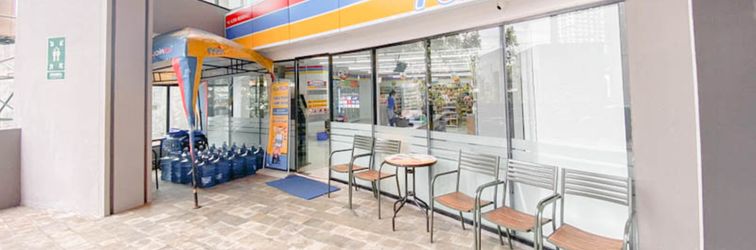 Lobby Cozy and Homey Studio Apartment at The Alton By Travelio