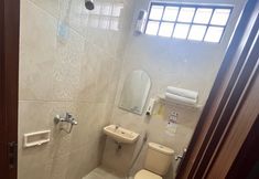 객실 내 욕실 3 Hotel Sabang by D'best Hospitality