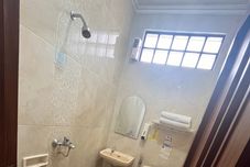 객실 내 욕실 Hotel Sabang by D'best Hospitality