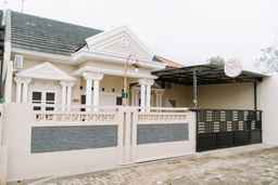 Homestay Zhafira 3 Bedroom Pekalongan, SGD 109