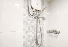 In-room Bathroom 2 Homey and Warm 2BR at Tokyo Riverside PIK 2 Apartment By Travelio