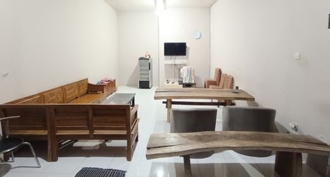 ロビー 2 RedDoorz @ Ratu Homestay Syariah Near Lippo Mall Banyuwangi