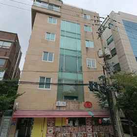 Exterior / Building 1 K wave guesthouse only Female, Hotel Diore Hotels