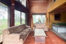 Lobby Urbanview Hotel AR Cottage Gambung