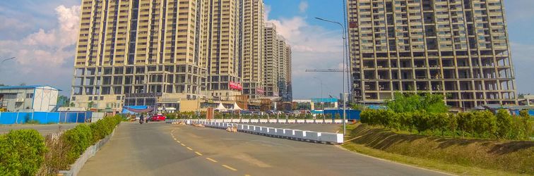 Lobby Homey and Good Choice 2BR at Meikarta Apartment By Travelio