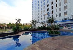 Swimming Pool 7 Comfy and Good 1BR Apartment at Tamansari Skylounge Makassar By Travelio
