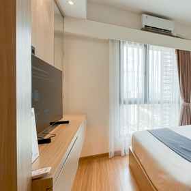 Bedroom 1 Căn hộ 3BR Mới và Ấm cúng tại Sky House BSD của Travelio, Căn hộ Nam Tangerang