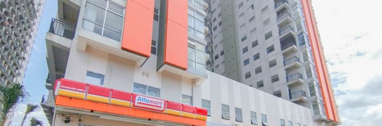 Lobi Spacious and Cool 1BR at Grand Asia Afrika Apartment By Travelio