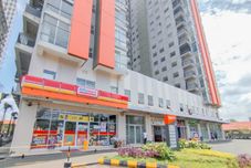 Lobi Spacious and Cool 1BR at Grand Asia Afrika Apartment By Travelio