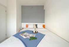 其他 2 Comfy 1BR with Extra Room at Green Pramuka City Apartment near Mall By Travelio