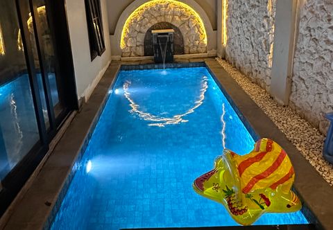 Exterior VILLA SKY BATU B5 (5BR, 3KM) PRIVAT INDOOR POOL