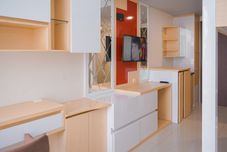 Ruang Umum Spacious and Combined 1BR Apartment at Parkland Avenue By Travelio