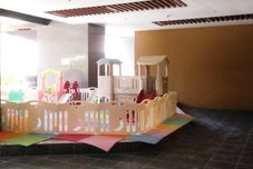 娛樂設施 Strategic Location and Stunning Studio at Grand Sungkono Lagoon Apartment By Travelio