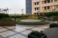 외관 Comfortable and Well Designed 3BR Nifarro Park Apartment By Travelio