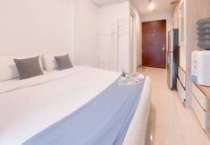 Bedroom 4 Comfort Living Studio Apartment at Springwood Residence Tangerang By Travelio