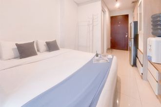 Bedroom 4 Comfort Living Studio Apartment at Springwood Residence Tangerang By Travelio