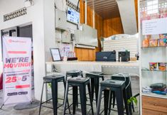 Lobi 5 RedDoorz @ Omah Joyo Solo Inn