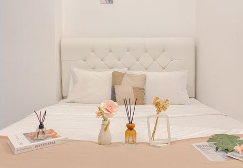 Bedroom Stunning and Tidy Studio at Tokyo Riverside PIK 2 Apartment By Travelio