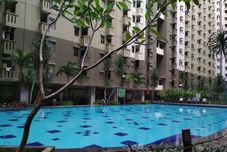 Swimming Pool Spacious Cozy Living 3BR Apartment at Gateway Ahmad Yani Cicadas By Travelio