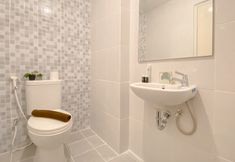 In-room Bathroom 7 Enjoy and Cozy Studio at Tokyo Riverside PIK 2 Apartment By Travelio