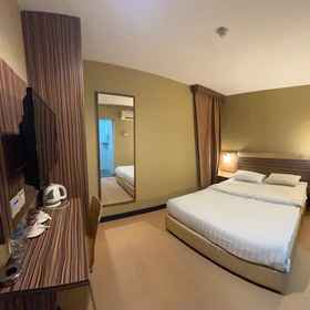 Exterior / Building 1 Havona Hotel @ Permas Jaya - Self Check-In, OCBC Bank | Taman Molek Hotels