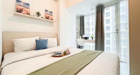 Bilik Tidur 2 Comfy and Best Deal Studio at Apartment Tokyo Riverside PIK 2 By Travelio