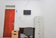 Bedroom 2 AYOO STAY Near Bandara Ahmad Yani RedPartner