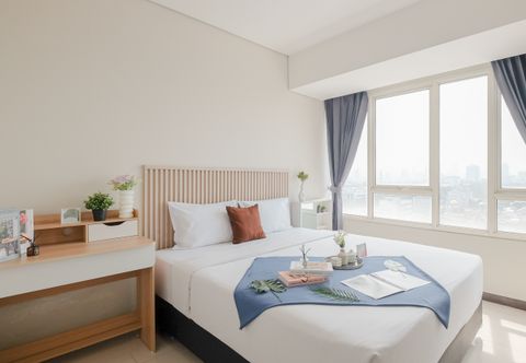 Bedroom Elegant New and Furnished 2BR at Nifarro Park Apartment By Travelio