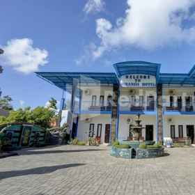 Exterior / Building 1 Hotel Miranda Bawean Mitra RedDoorz, Masjid Abah Thoyyib Sumengko Hotels