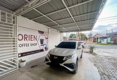 外観 5 RedDoorz @ Orien Guesthouse Pematang Siantar