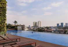 Swimming Pool 7 Fully Furnished with Cozy Design Studio at Springwood Residence By Travelio