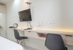 Others 2 Cozy Studio Apartment at 32th Floor Evenciio Margonda By Travelio