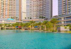 Swimming Pool 6 New Furnished Studio Apartment at Gold Coast By Travelio