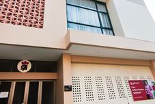 Exterior Blessing House - Surya Sumantri