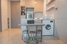 Common Space Strategic and Modern Designed 1BR Apartment Arumaya Residence By Travelio