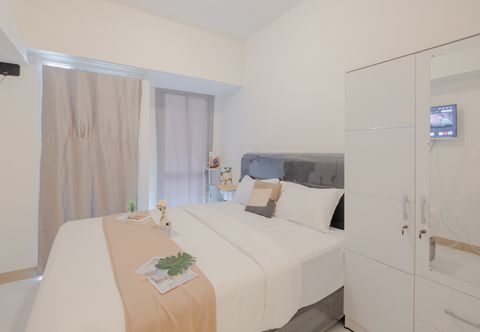 Bedroom Simply Look and Cozy Studio Apartment Tokyo Riverside PIK 2 By Travelio
